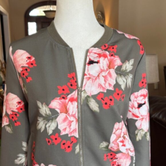 Darling Floral Bomber Jacket - Green and Pink size S - Picture 3 of 12